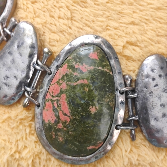 🤗💕Stunning!/ Teardrop Unikite gemstones Necklace 🌹❤️ - Picture 5 of 8